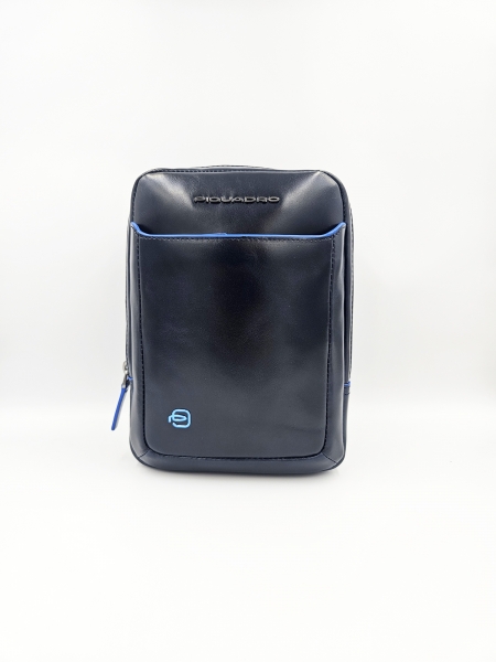 Сумка Piquadro CA3084B2/BLU2 кожаная темно-синяя Blue Square 16 x 22 x 4,5 см